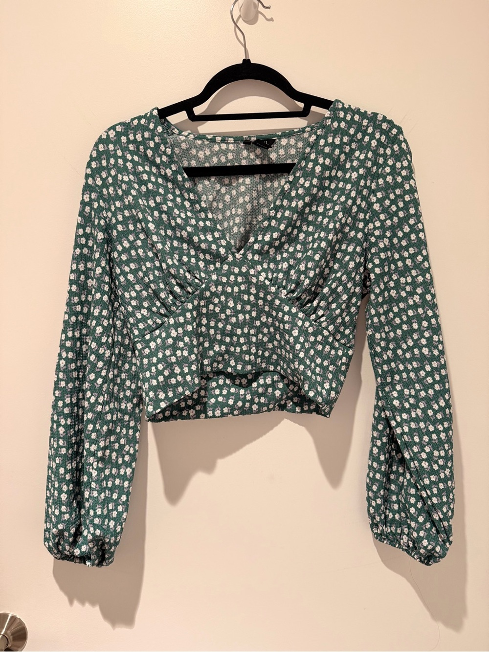 Monki Green Floral V-Neck Crop Blouse